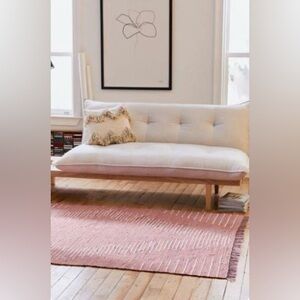 Urban Outfitters Wyatt Woven Rug  Size 5 x 7 NWT